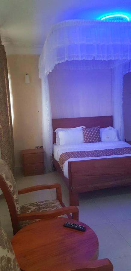 Fort Heights Homestay Fort Portal Ngoại thất bức ảnh